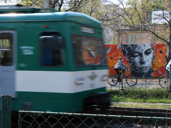 Réalisation d'une peinture murale à Budapest en Hongrie